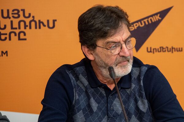 А1+ подаст на правительство в суд и попытается заполучить частоту телекомпании Кентрон - Sputnik Армения