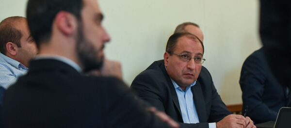 Адвокат Айк Алумян на судебном заседании по делу экс-президента Роберта Кочаряна (6 декабря 2019). Еревaн Адвокат Айк Алумян на судебном заседании по делу экс-президента Роберта Кочаряна (6 декабря 2019). Еревaн - Sputnik Արմենիա