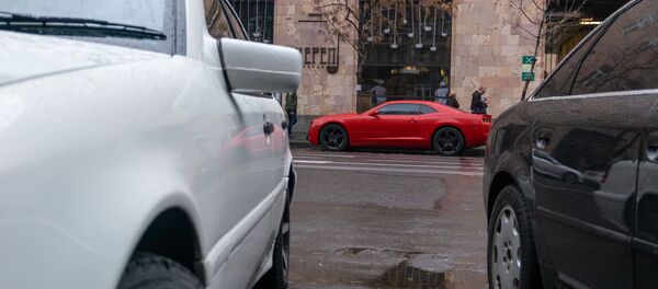 Машина на улице Амиряна Машина на улице Амиряна - Sputnik Արմենիա