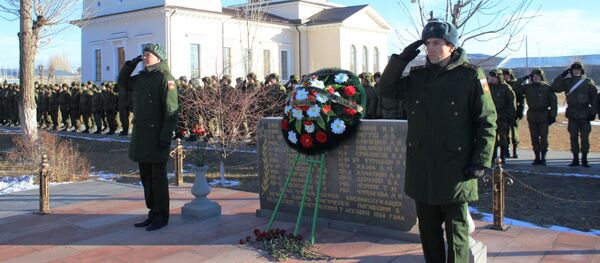 Военнослужащие Российской военной базы в Гюмри почтили память жертв Спитакского землетрясения (7 декабря 2019). Гюмри - Sputnik Армения