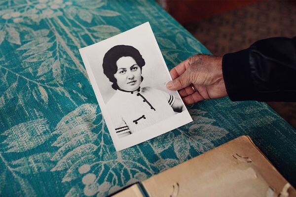 Не подведите ребята, ни армян, ни себя: как дядя Шаварш наставляет мигрантов Осетии - Sputnik Армения