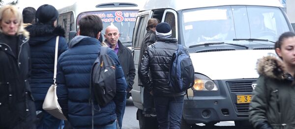 Ինչ է կատարվում Երևանի տրանսպորտում օրվա պիկ ժամերին - Sputnik Արմենիա