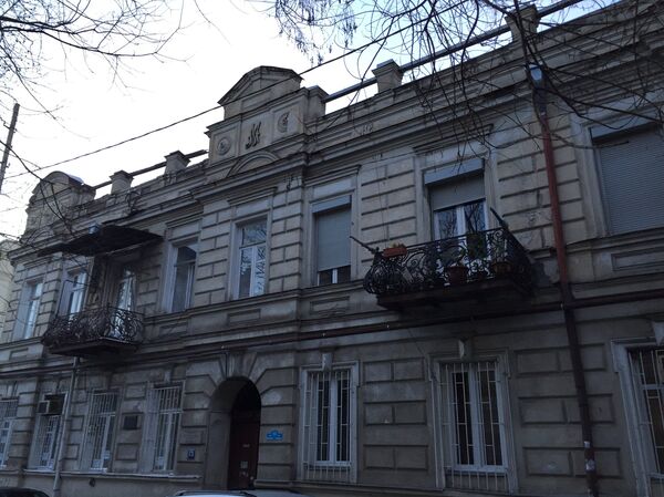 Этот пункт биографии Рубена Мамуляна не давал покоя грузинской соседке режиссера - Sputnik Армения