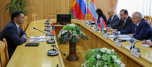 Главный консул Армении в Ростове Вардан Асоян встретился с мэром Армавира Андреем Харченко и председателем городской Думы Александром Поляковым (5 декабря 2019). Армавир, РФ - Sputnik Արմենիա