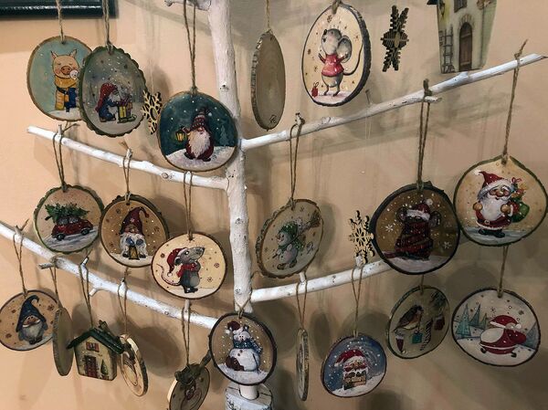 Փայտե մատանիներ, խաղալիքներ և մոմակալներ. ինչպես է գյումրեցին ներկայացնում հայրենի քաղաքը - Sputnik Արմենիա