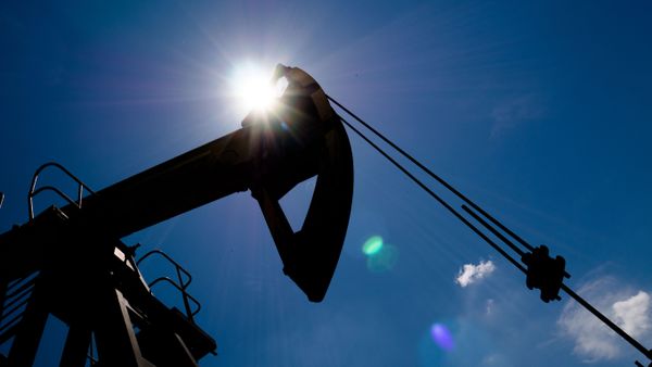 Нефтяной станок-качалка в Северском районе Краснодарского края Нефтяной станок-качалка в Северском районе Краснодарского края - Sputnik Արմենիա