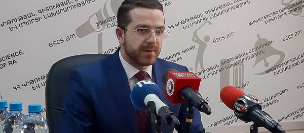 Заместитель министра Образования, науки, культуры и спорта Геворк Лорецян Заместитель министра Образования, науки, культуры и спорта Геворк Лорецян - Sputnik Армения