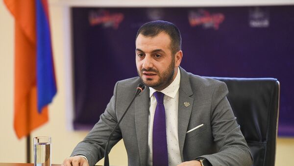Пресс-конференция вице-мэра Еревaна Тиграна Вирабяна (11 декабря 2019). Еревaн - Sputnik Армения