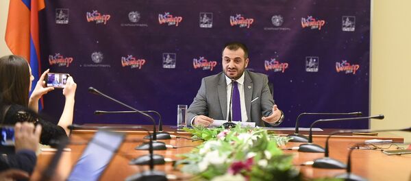 Пресс-конференция вице-мэра Еревaна Тиграна Вирабяна (11 декабря 2019). Еревaн - Sputnik Արմենիա