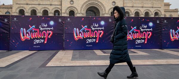 Установка новогодних декораций Еревана, 12 декабря 2019 Установка новогодних декораций Еревана, 12 декабря 2019 - Sputnik Армения