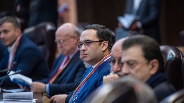 Виктор Согомонян на заседании армяно-российского Лазаревского клуба (13 декабря 2019). Еревaн Виктор Согомонян на заседании армяно-российского Лазаревского клуба (13 декабря 2019). Еревaн - Sputnik Армения