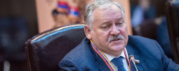 Константин Затулин на заседании армяно-российского Лазаревского клуба (13 декабря 2019). Еревaн - Sputnik Армения