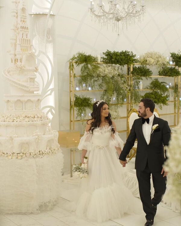 Популярная армянская певица Лилу вышла замуж в США – фото и видео роскошной свадьбы Популярная армянская певица Лилу вышла замуж в США – фото и видео роскошной свадьбы - Sputnik Армения