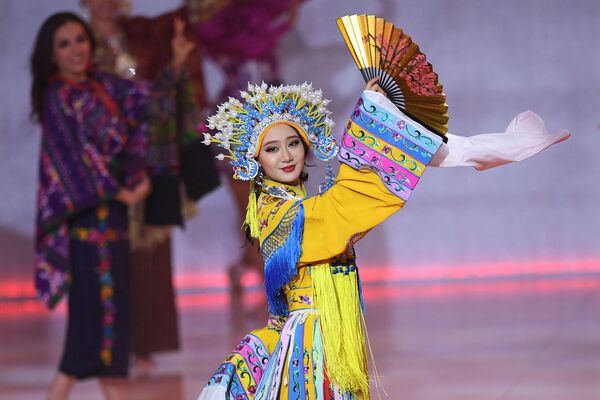  Мисс Китай Li Peishan на конкурсе красоты Мисс мира 2019 в Лондоне  - Sputnik Армения
