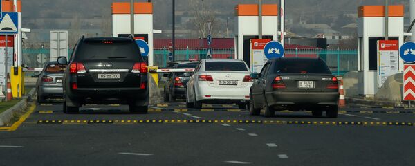 Автомобили у КПП аэропорта Звартноц (16 декабря 2019). Еревaн Автомобили у КПП аэропорта Звартноц (16 декабря 2019). Еревaн - Sputnik Արմենիա