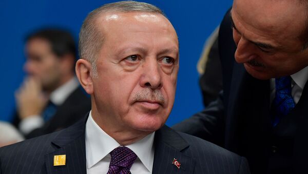 Президент Турции Реджеп Тайип Эрдоган на пленарном заседании саммита НАТО (4 декабря 2019). Лондон - Sputnik Արմենիա