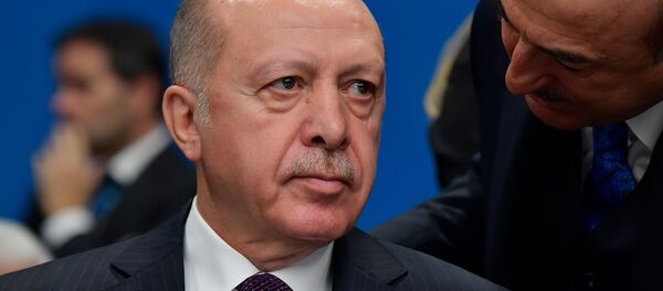 Президент Турции Реджеп Тайип Эрдоган на пленарном заседании саммита НАТО (4 декабря 2019). Лондон - Sputnik Армения