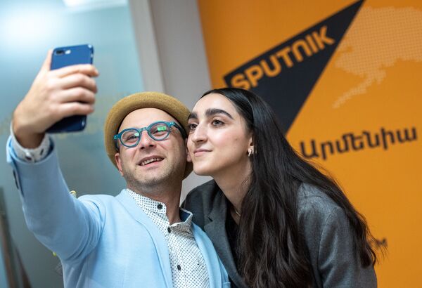 Вопреки хейтерам и ненужной славе: почему Армине Арутюнян всегда возвращается в Армению Вопреки хейтерам и ненужной славе: почему Армине Арутюнян всегда возвращается в Армению - Sputnik Армения