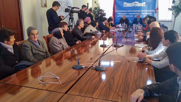 Քարե պատեր` տնակի փոխարեն. Գյումրիում 11 անօթևան ընտանիք արդեն մշտական կացարան ունի Քարե պատեր` տնակի փոխարեն. Գյումրիում 11 անօթևան ընտանիք արդեն մշտական կացարան ունի - Sputnik Արմենիա