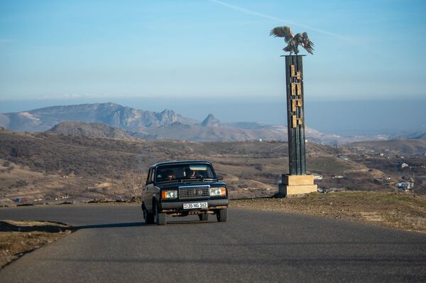 Музыку громче, пусть не слышат: стрельба на границе не расстроила армянскую свадьбу в Коти - Sputnik Армения