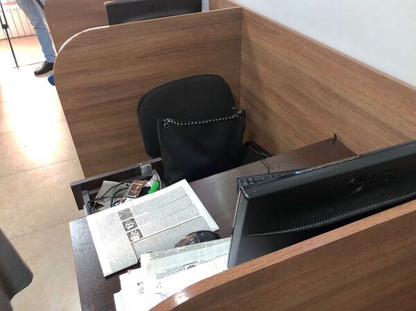 Похоже на предупреждение: неизвестные проникли в редакцию газеты Жоговурд — фото - Sputnik Армения