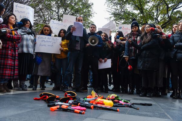 Партия Дашнакцутюн сдала оружие правительству Армении — фото - Sputnik Армения