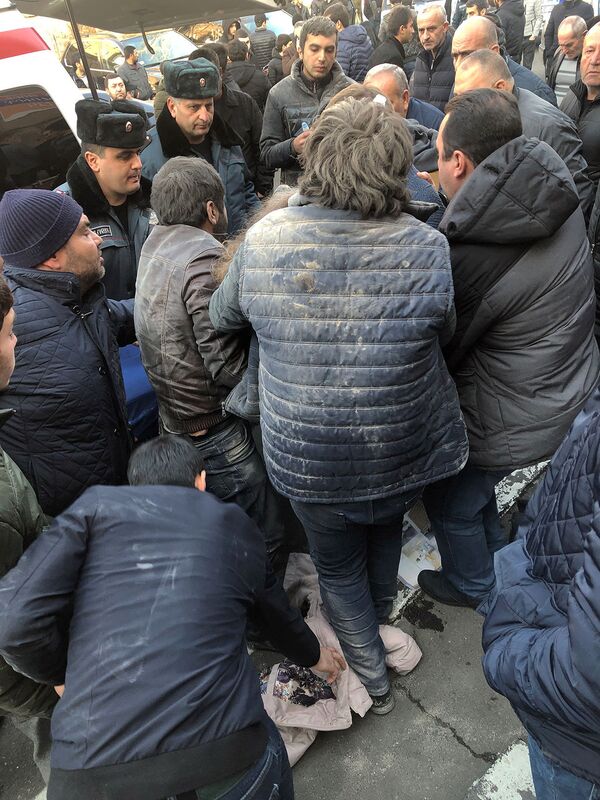 ЧП в здании военного комиссариата в Ереване: известны детали, трое в реанимации ЧП в здании военного комиссариата в Ереване: известны детали, трое в реанимации - Sputnik Армения