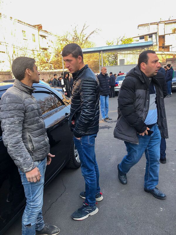 ЧП в здании военного комиссариата в Ереване: известны детали, трое в реанимации ЧП в здании военного комиссариата в Ереване: известны детали, трое в реанимации - Sputnik Армения