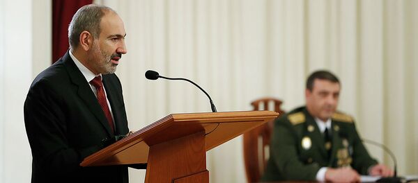 Премьер-министр Никол Пашинян принял участие на праздничном заседании по поводу для сотрудника нацбезопасности (19 декабря 2019). Еревaн Премьер-министр Никол Пашинян принял участие на праздничном заседании по поводу для сотрудника нацбезопасности (19 декабря 2019). Еревaн - Sputnik Армения