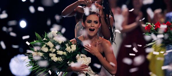 Реакция Камиллы Шриер после победы в конкурсе Мисс Америка (19 декабря 2019). Ункасвилль, штат Коннектикут - Sputnik Արմենիա