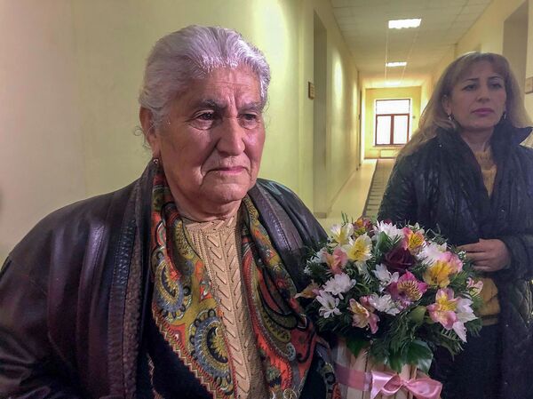 Она живет в приграничном селе совершенно одна: бабушке Ваандухт выдали грамоту и деньги - Sputnik Армения