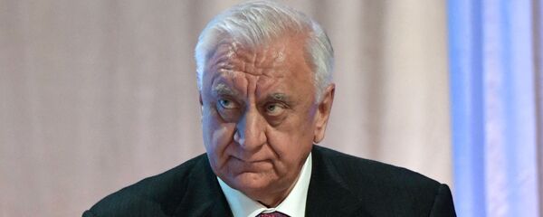 Михаил Мясникович на пленарном заседании Пятого форума регионов России и Белоруссии (12 октября 2018). Могилев - Sputnik Армения