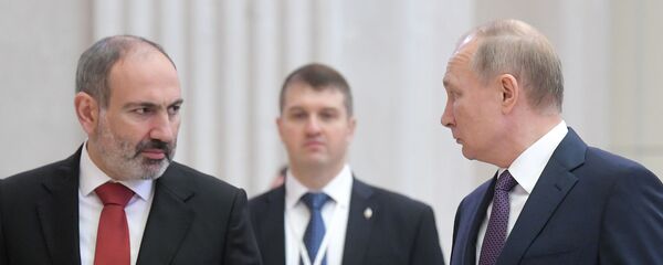 Премьер-министр Армении Никол Пашинян и президент России Владимир Путин на заседаниии Высшего евразийского экономического совета (20 декабря 2019). Санкт-Петербург - Sputnik Армения