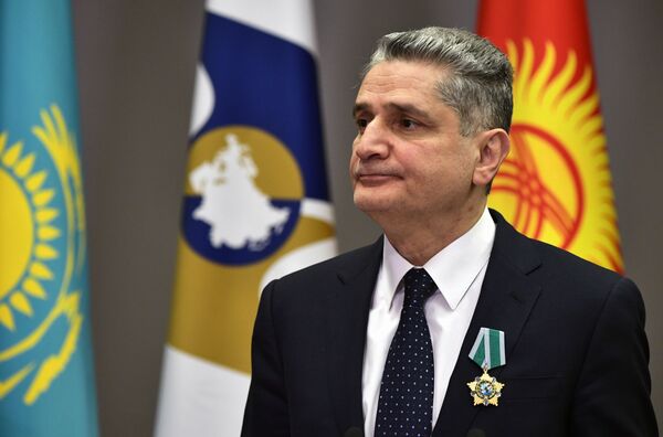 Պուտինը Տիգրան Սարգսյանին բարեկամության շքանշանով է պարգևատրել Պուտինը Տիգրան Սարգսյանին բարեկամության շքանշանով է պարգևատրել - Sputnik Արմենիա