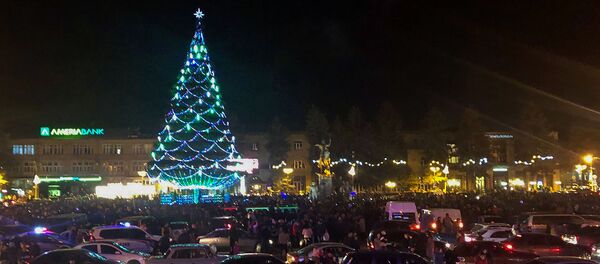 Торжественная церемония зажжения огней главной елки Ширака (20 декабря 2019). Гюмри - Sputnik Արմենիա