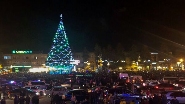Торжественная церемония зажжения огней главной елки Ширака (20 декабря 2019). Гюмри - Sputnik Արմենիա