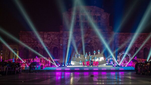 Торжественная церемония зажжения огней на главной елке страны (21 декабря 2019). Еревaн - Sputnik Արմենիա