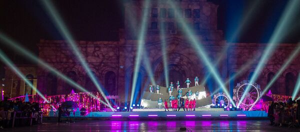 Торжественная церемония зажжения огней на главной елке страны (21 декабря 2019). Еревaн - Sputnik Արմենիա