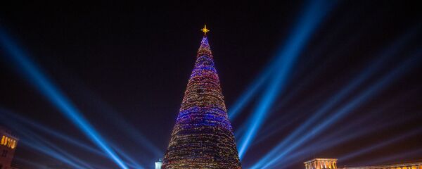 Торжественная церемония зажжения огней на главной елке страны (21 декабря 2019). Еревaн - Sputnik Армения
