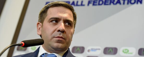 Брифинг новоизбранного президента Федерации футбола Армении Армена Меликбекяна после внеочередного заседания ФФА (23 декабря 2019). Еревaн Брифинг новоизбранного президента Федерации футбола Армении Армена Меликбекяна после внеочередного заседания ФФА (23 декабря 2019). Еревaн - Sputnik Արմենիա