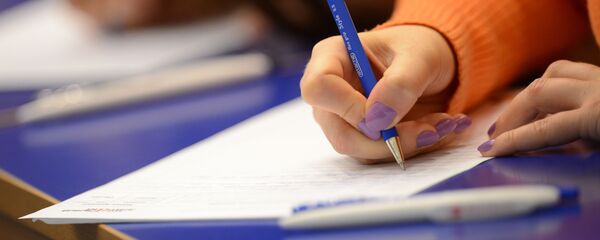 Акция Тотальный диктант в Москве - Sputnik Армения