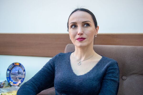 «Ամուսնուս խնդրել եմ ինձ համար հագուստ չգնել». անկեղծ զրույց Լուսինե Բադալյանի հետ «Ամուսնուս խնդրել եմ ինձ համար հագուստ չգնել». անկեղծ զրույց Լուսինե Բադալյանի հետ - Sputnik Արմենիա