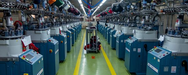 Производство носков с новогодней раскраской Производство носков с новогодней раскраской - Sputnik Армения