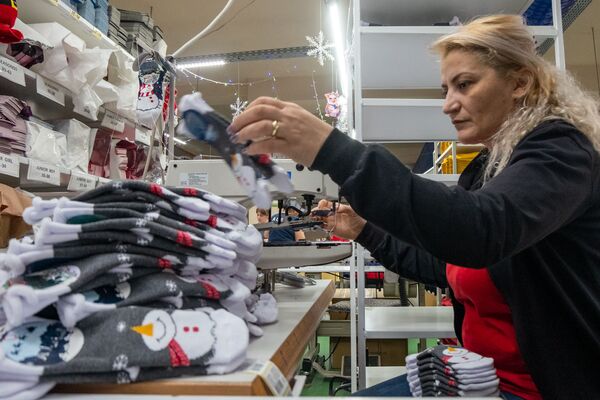 Производство носков с новогодней тематикой - Sputnik Армения