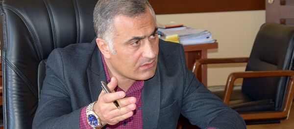 Глава административного района Нор Норк Айк Мгрян на встрече с гражданами общины (24 октября 2019). Еревaн - Sputnik Արմենիա