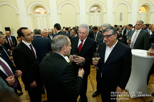 Спасибо от Пашиняна бизнесу: Армения войдет в список 15 ведущих стран по росту экономики - Sputnik Армения