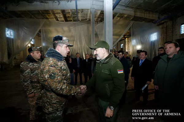 Крупная партия вооружений: Пашиняну показали и рассказали о возможностях ЗРК Оса-АК Крупная партия вооружений: Пашиняну показали и рассказали о возможностях ЗРК Оса-АК - Sputnik Армения