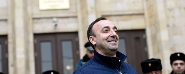 Председатель Конституционного суда Грайр Товмасян после допроса встретился с журналистами (27 декабря 2019). Еревaн - Sputnik Արմենիա