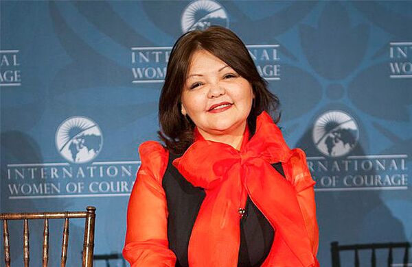 Видимо еще нужна: казахстанская правозащитница чудом избежала крушения самолета - Sputnik Армения