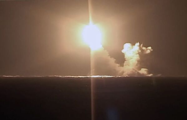 Россия ушла в гиперзвуковой отрыв - оружейные итоги года  - Sputnik Армения